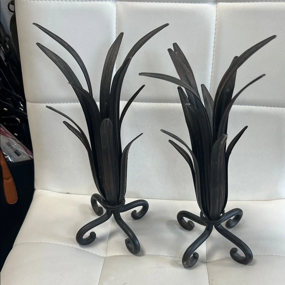 Vintage heavy, decorative iron wheat grass candleholder